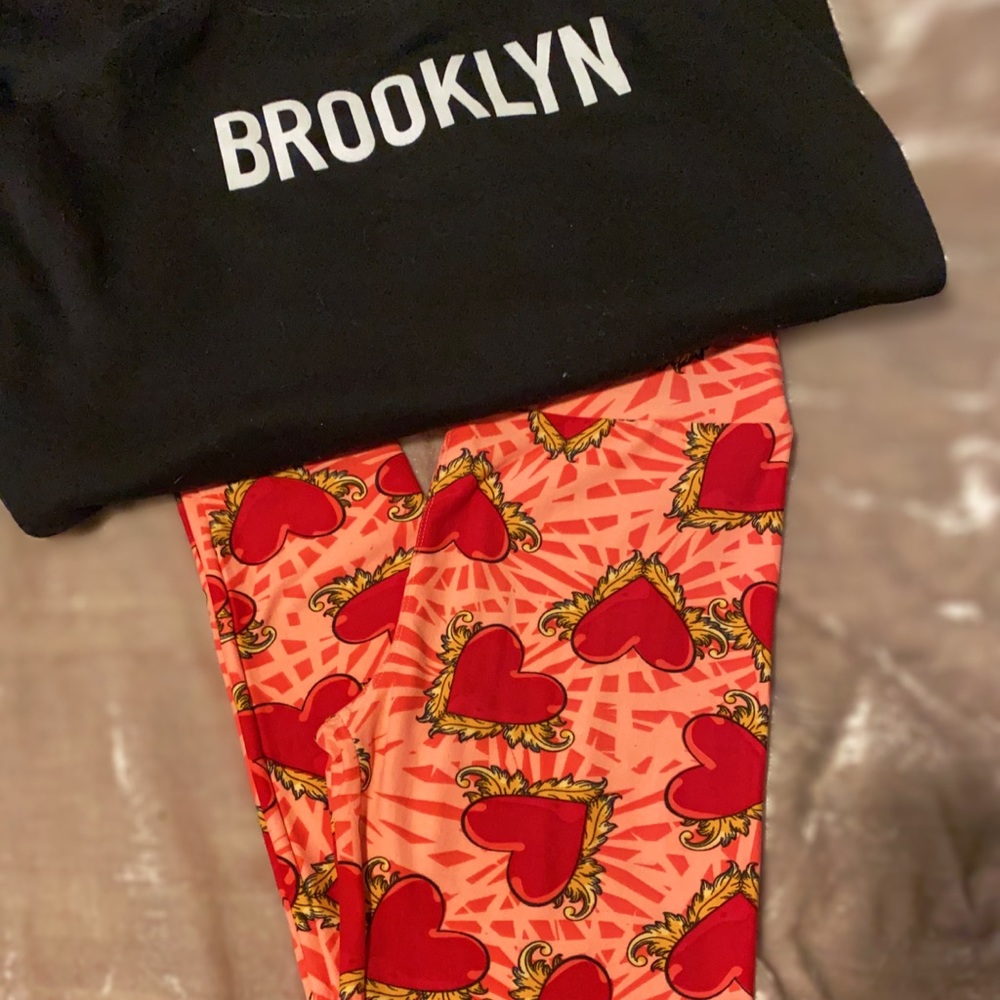 LuLaRoe adorable heart leggings